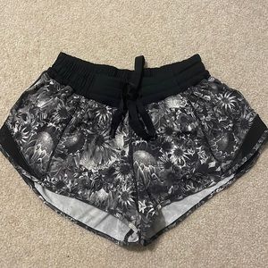 Black/Grey Floral Lululemon Shorts Size 6
